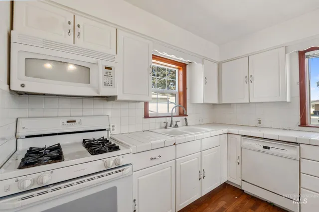 $415,000 | 570 South Park Avenue, Shelley, ID 83274