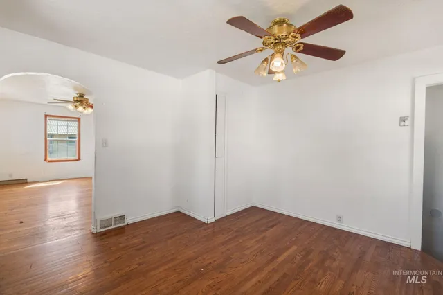 $415,000 | 570 South Park Avenue, Shelley, ID 83274