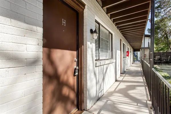 a view of a pathway of a house