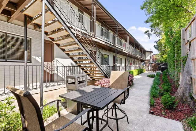 $1,050 | 5722 Gaston Avenue, Unit H, Dallas, TX 75214