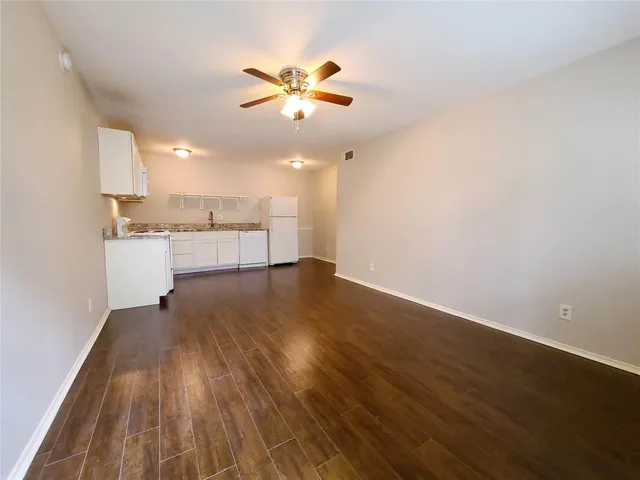 $1,050 | 5722 Gaston Avenue, Unit H, Dallas, TX 75214