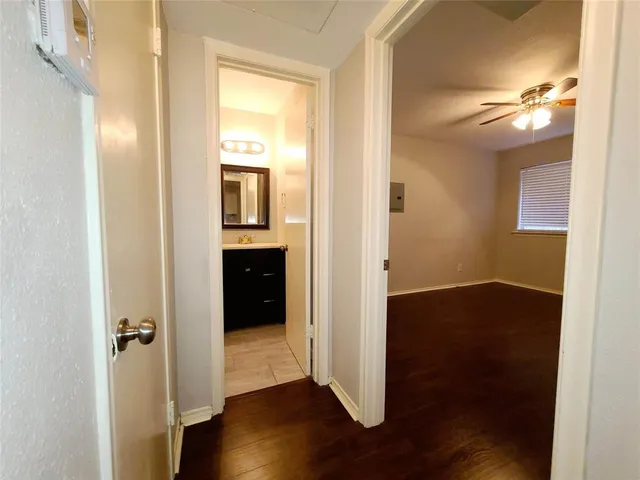 $1,050 | 5722 Gaston Avenue, Unit H, Dallas, TX 75214