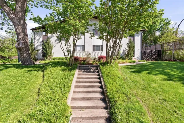 $1,050 | 5722 Gaston Avenue, Unit H, Dallas, TX 75214