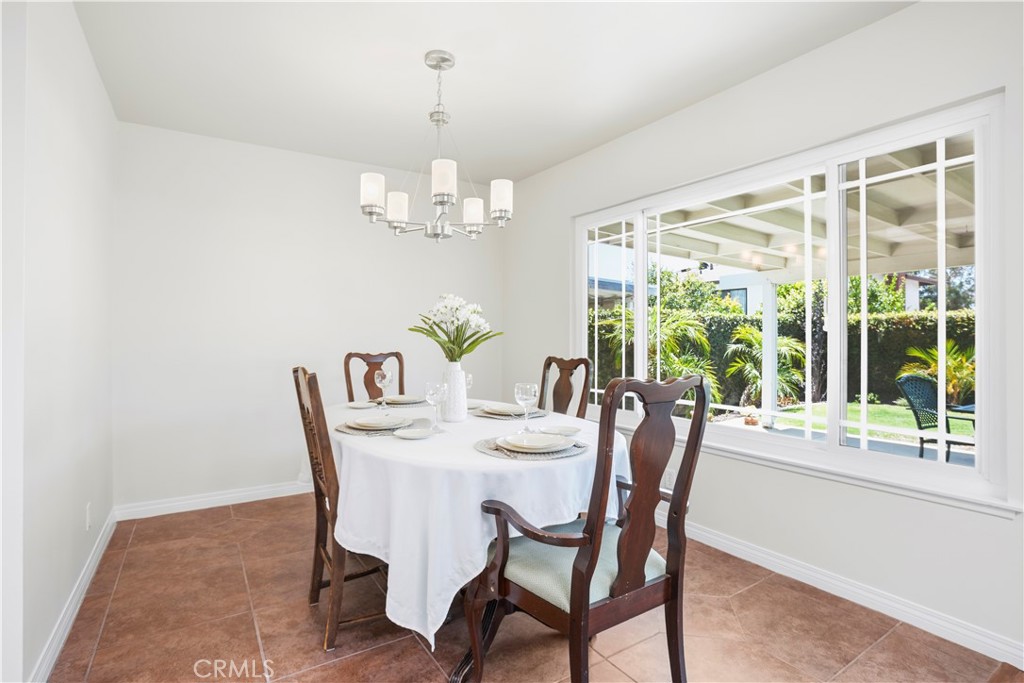 2467 Marisa Place Simi Valley, CA 93065 - Photo 9 of 29