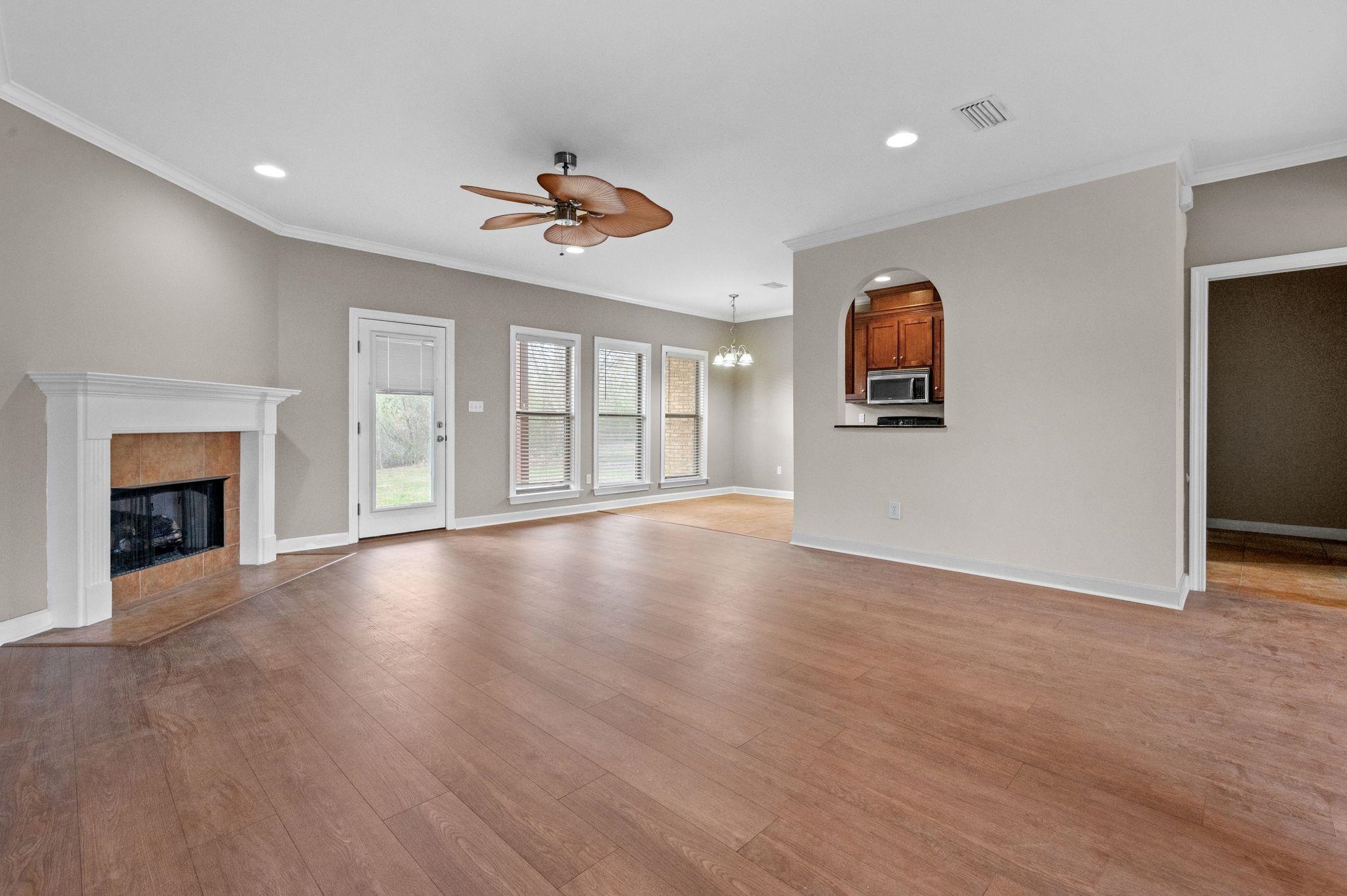9381 Sable Court Daphne, AL 36526 - Photo 9 of 42 Living Room
