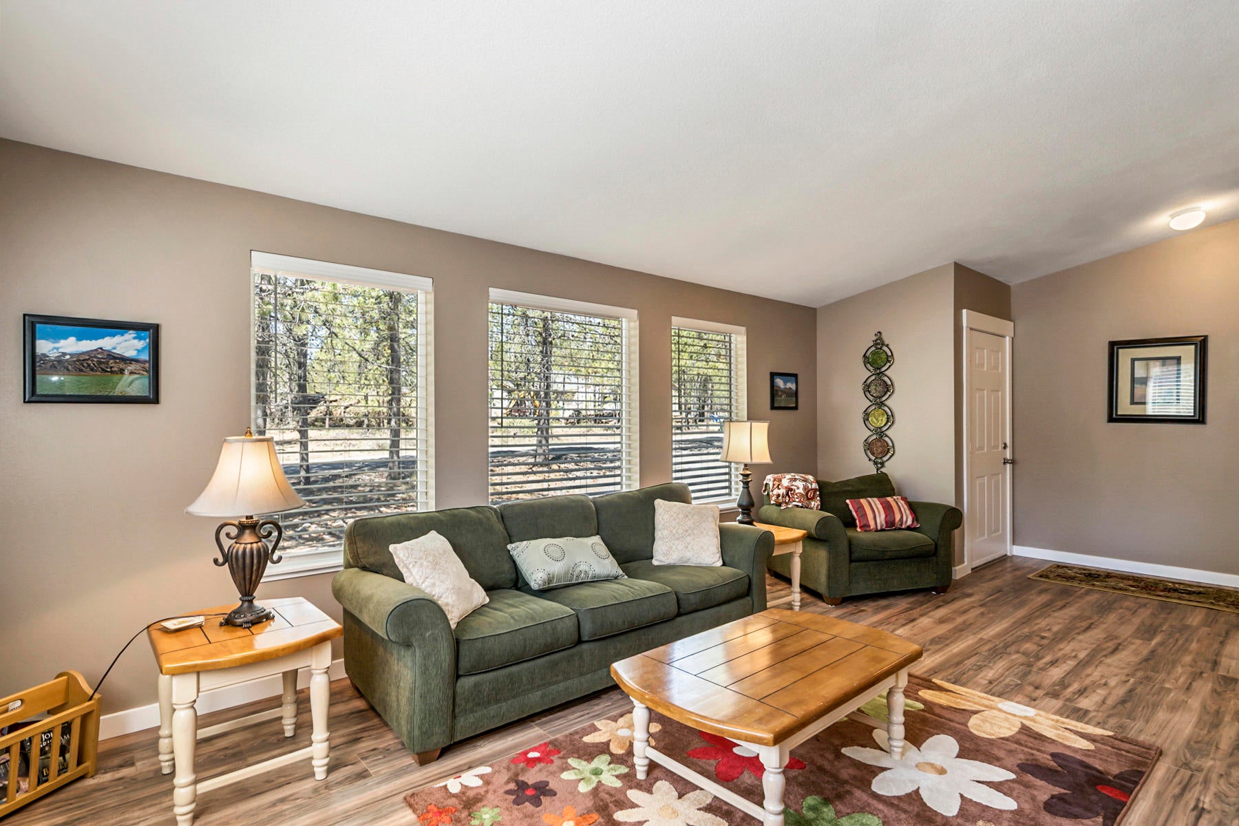 spacious livingroom