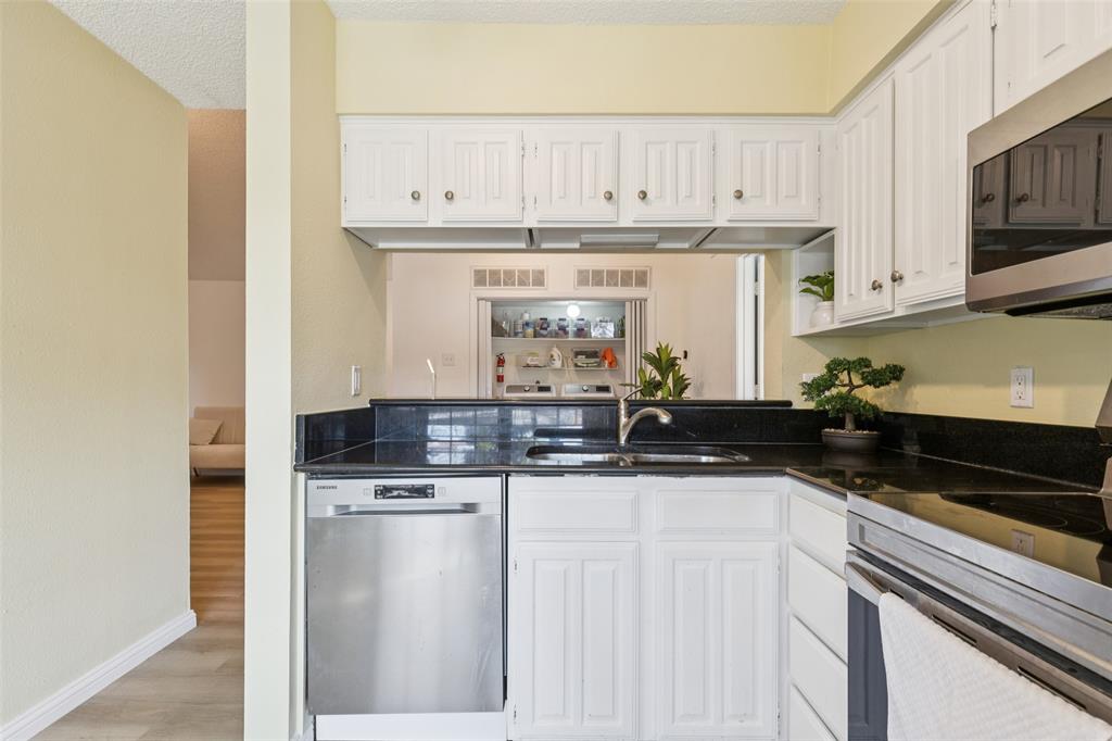 5200 Martel Avenue, Unit 16C Dallas, TX 75206 - Photo 7 of 30