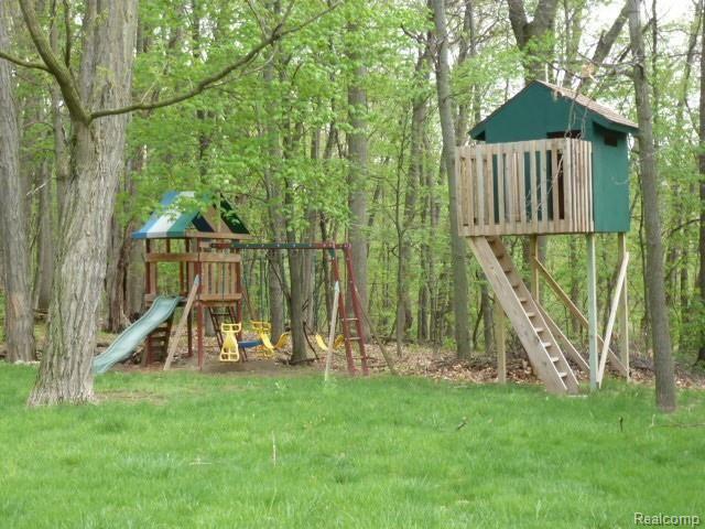 5812 Crandall Road Howell, MI 48855 - Photo 6 of 27 Crandall 1 004.jpg