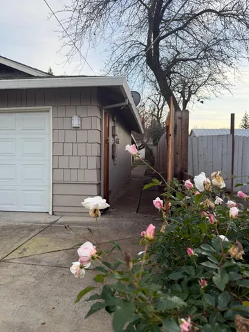 $580,000 | 5530 Kenneth Avenue, Carmichael, CA 95608