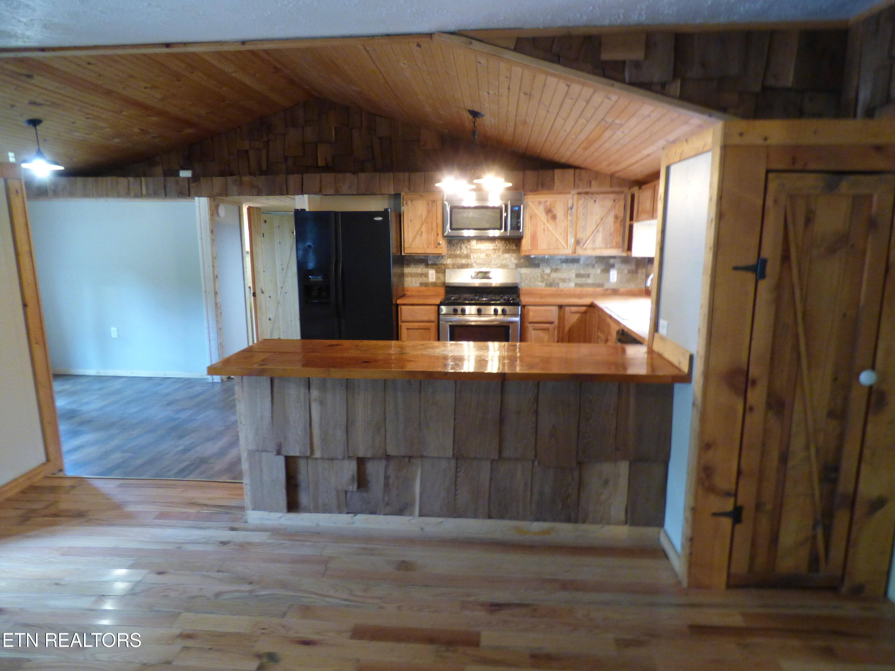 98 Tennessee Stone Road Crossville, TN 38555 - Photo 7 of 55 P1070831