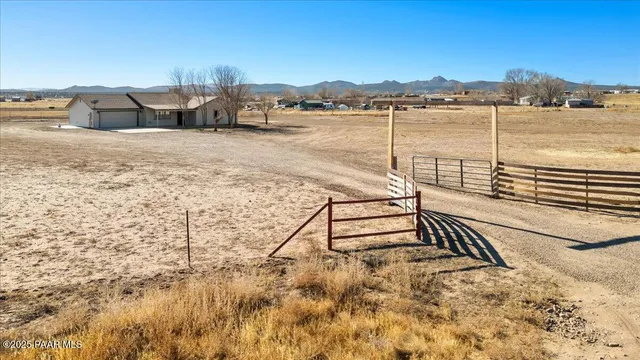 $460,000 | 2725 West Bayberry Drive, Paulden, AZ 86334