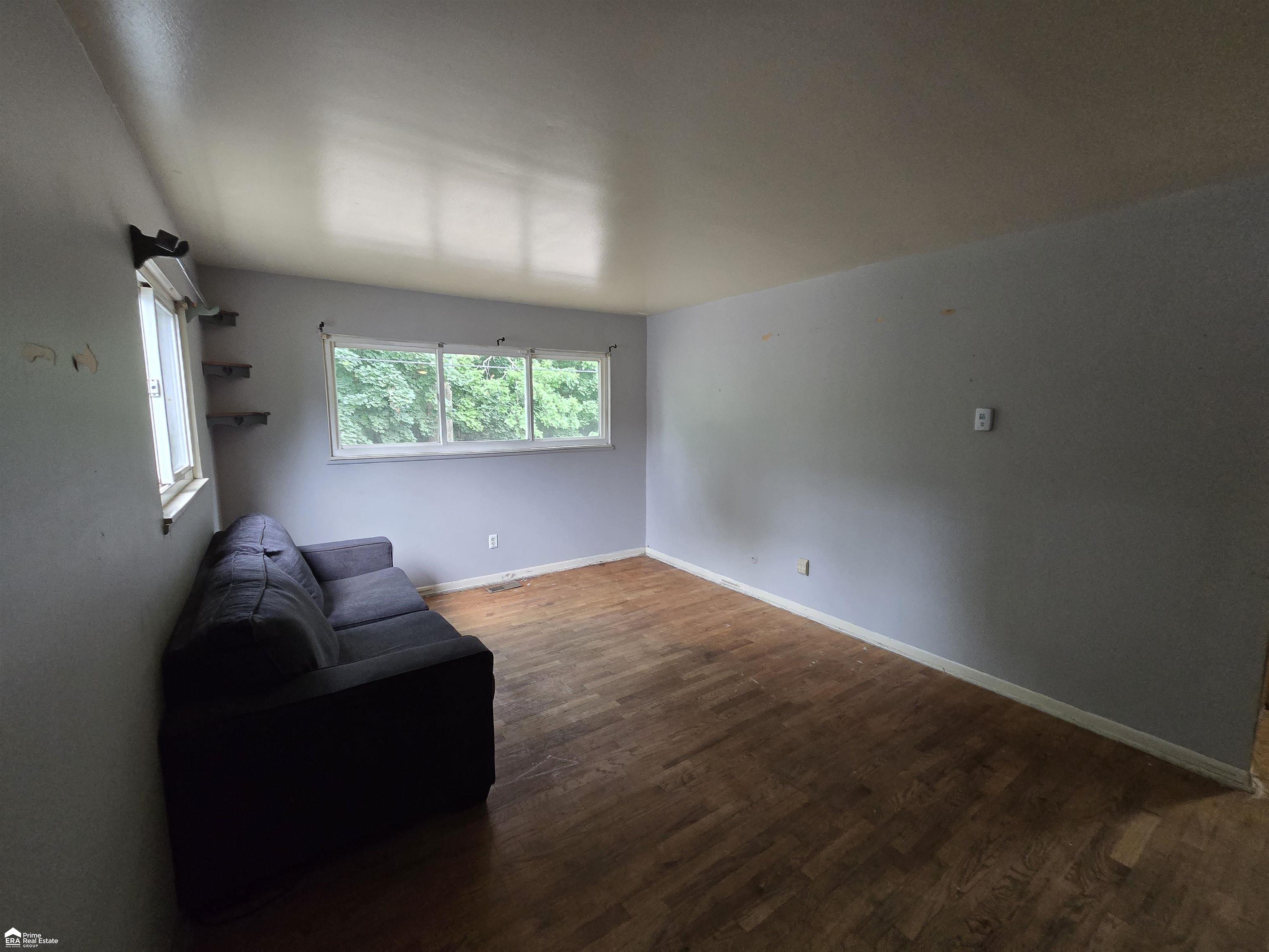 5713 Western Road Flint, MI 48506 - Photo 5 of 24 50178914-b9852d0b-704e-4597-a59a-a0f471c51d5c.JPG