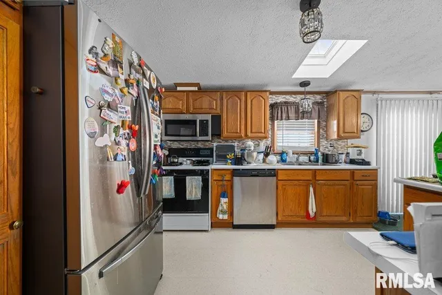 $229,900 | 409 233rd Street, Aledo, IL 61231