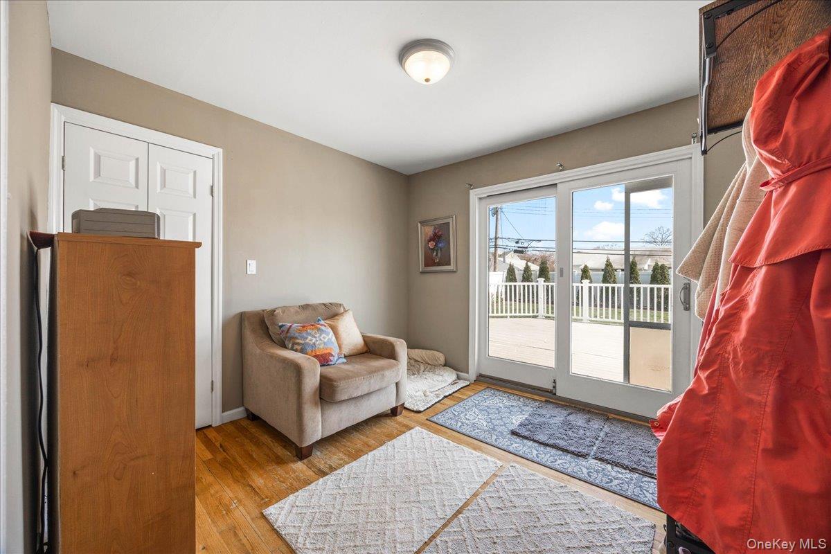 56 Haverford Road Hicksville, NY 11801 - Photo 18 of 37