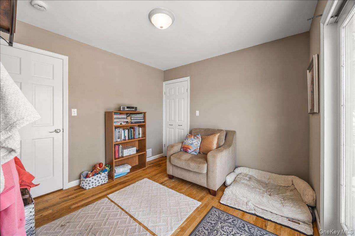 56 Haverford Road Hicksville, NY 11801 - Photo 19 of 37