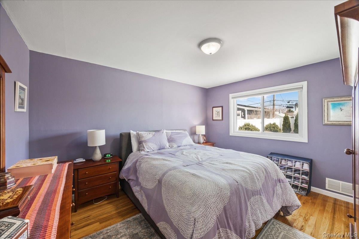 56 Haverford Road Hicksville, NY 11801 - Photo 20 of 37