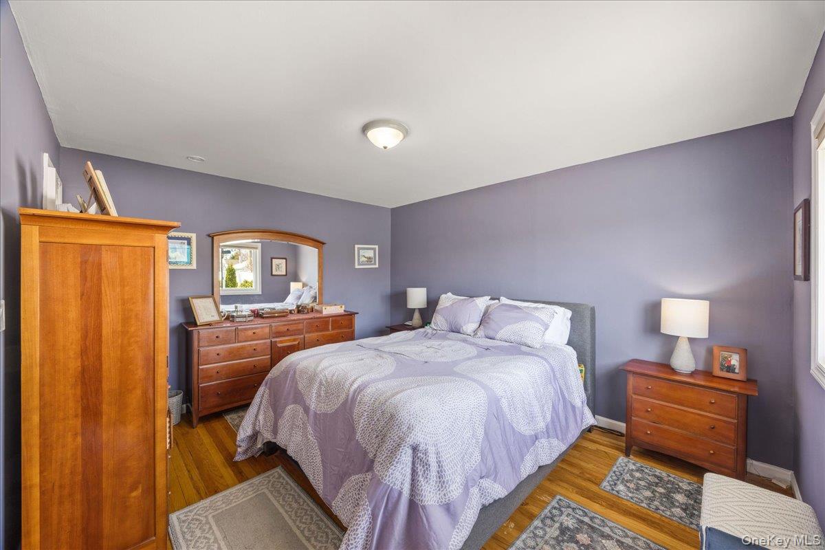 56 Haverford Road Hicksville, NY 11801 - Photo 21 of 37