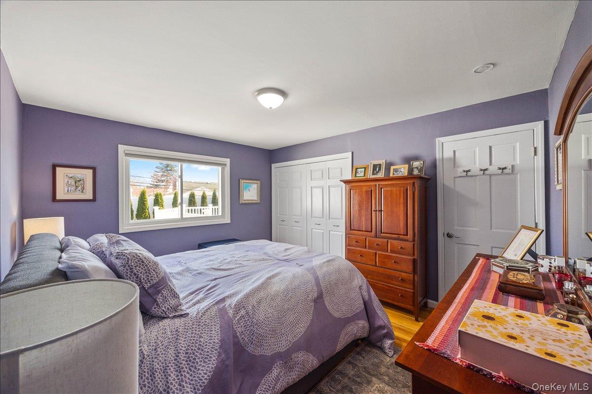 56 Haverford Road Hicksville, NY 11801 - Photo 22 of 37