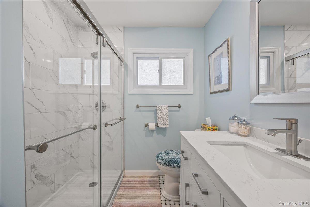 56 Haverford Road Hicksville, NY 11801 - Photo 24 of 37