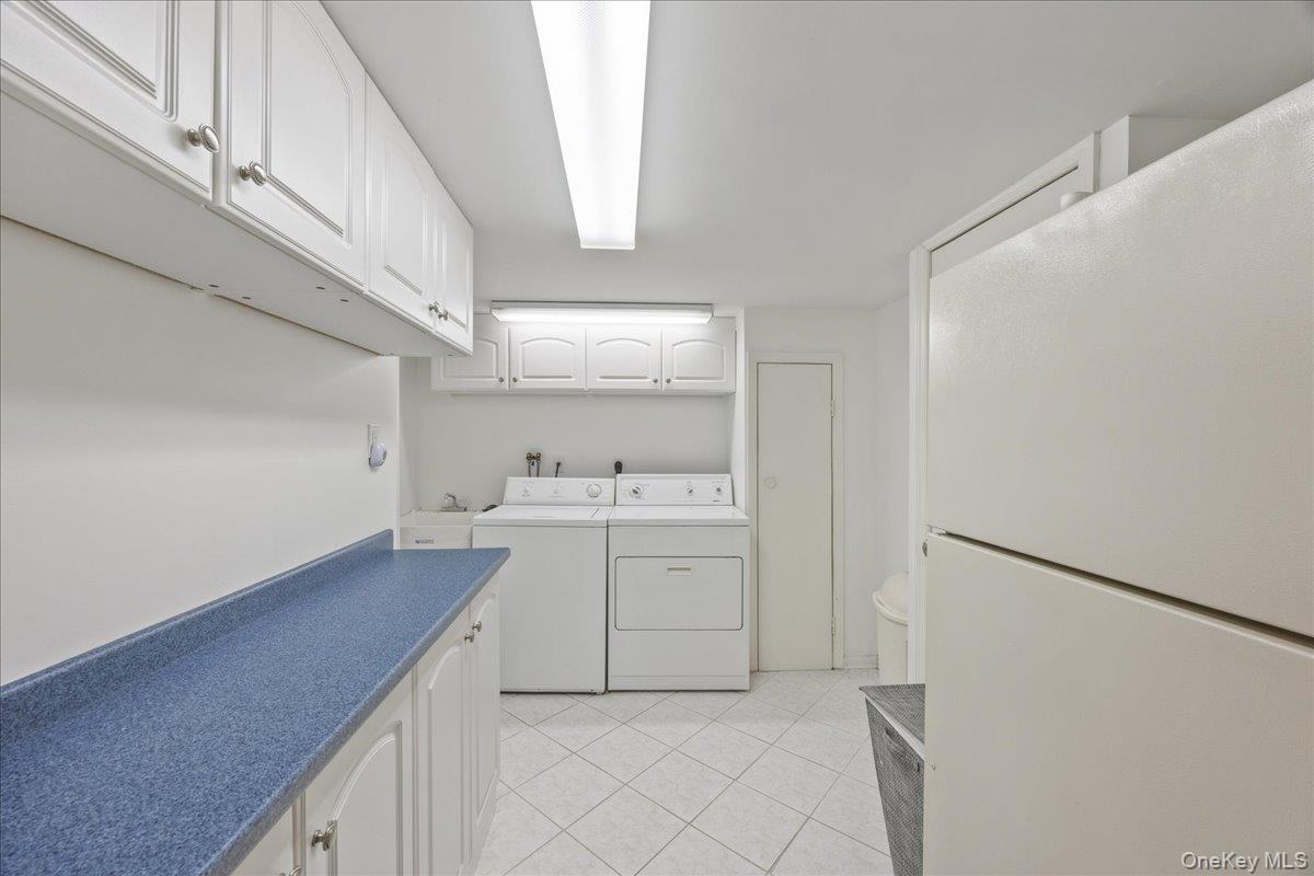 56 Haverford Road Hicksville, NY 11801 - Photo 27 of 37