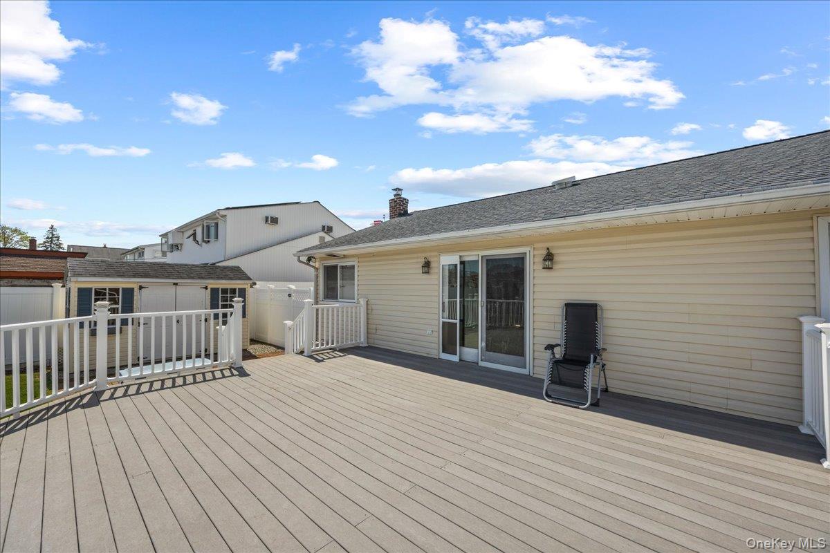 56 Haverford Road Hicksville, NY 11801 - Photo 31 of 37