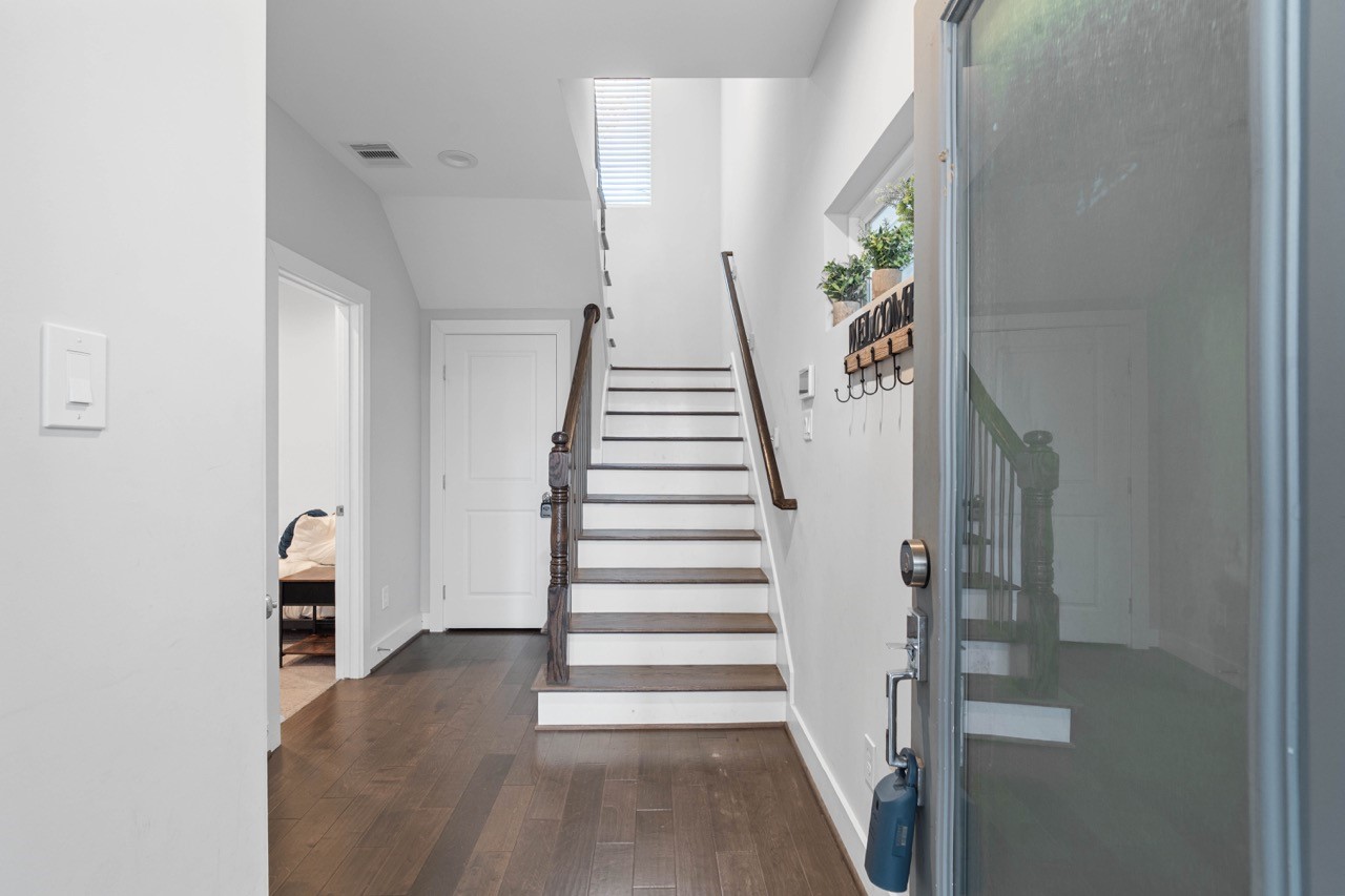 622 Janisch Road, Unit F Houston, TX 77018 - Photo 5 of 45