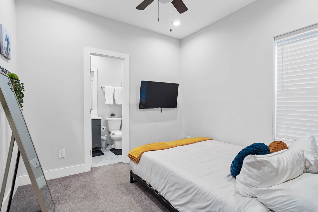 622 Janisch Road, Unit F Houston, TX 77018 - Photo 7 of 45