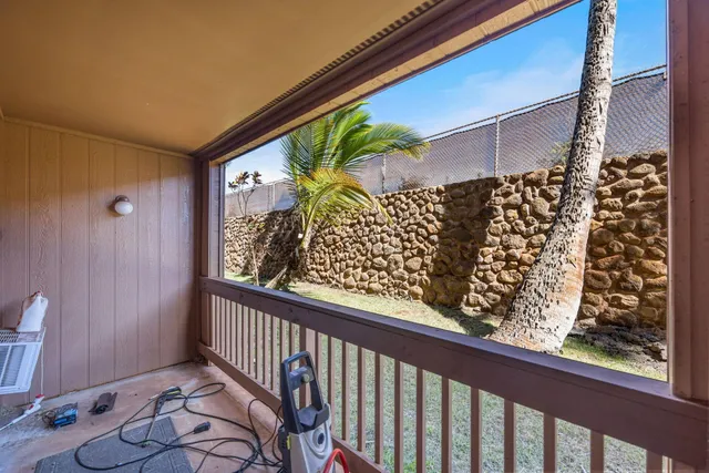 $325,000 | 3740 Lower Honoapiilani Road, Unit F106, Lahaina, HI 96761