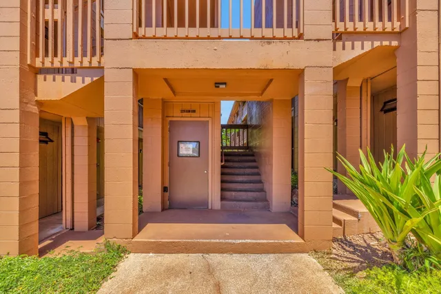 $325,000 | 3740 Lower Honoapiilani Road, Unit F106, Lahaina, HI 96761