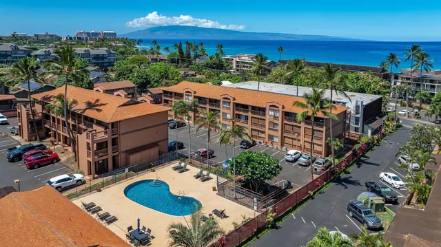 $325,000 | 3740 Lower Honoapiilani Road, Unit F106, Lahaina, HI 96761