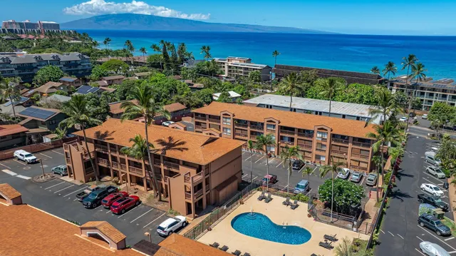 $325,000 | 3740 Lower Honoapiilani Road, Unit F106, Lahaina, HI 96761