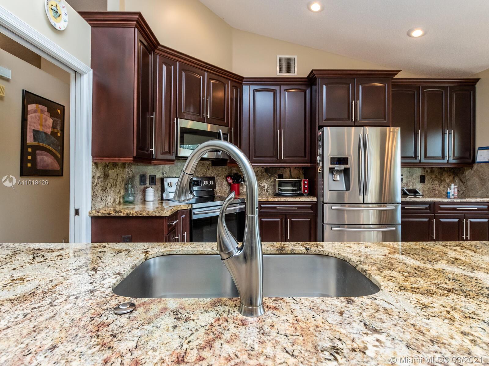 3232 Ridge Trace Davie, FL 33328 - Photo 15 of 41 Gallery Image 15