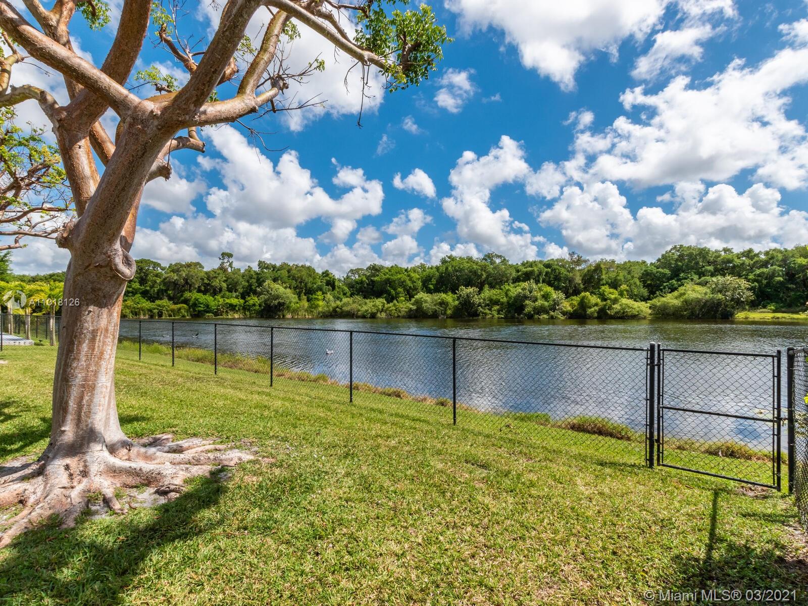 3232 Ridge Trace Davie, FL 33328 - Photo 36 of 41 Gallery Image 36