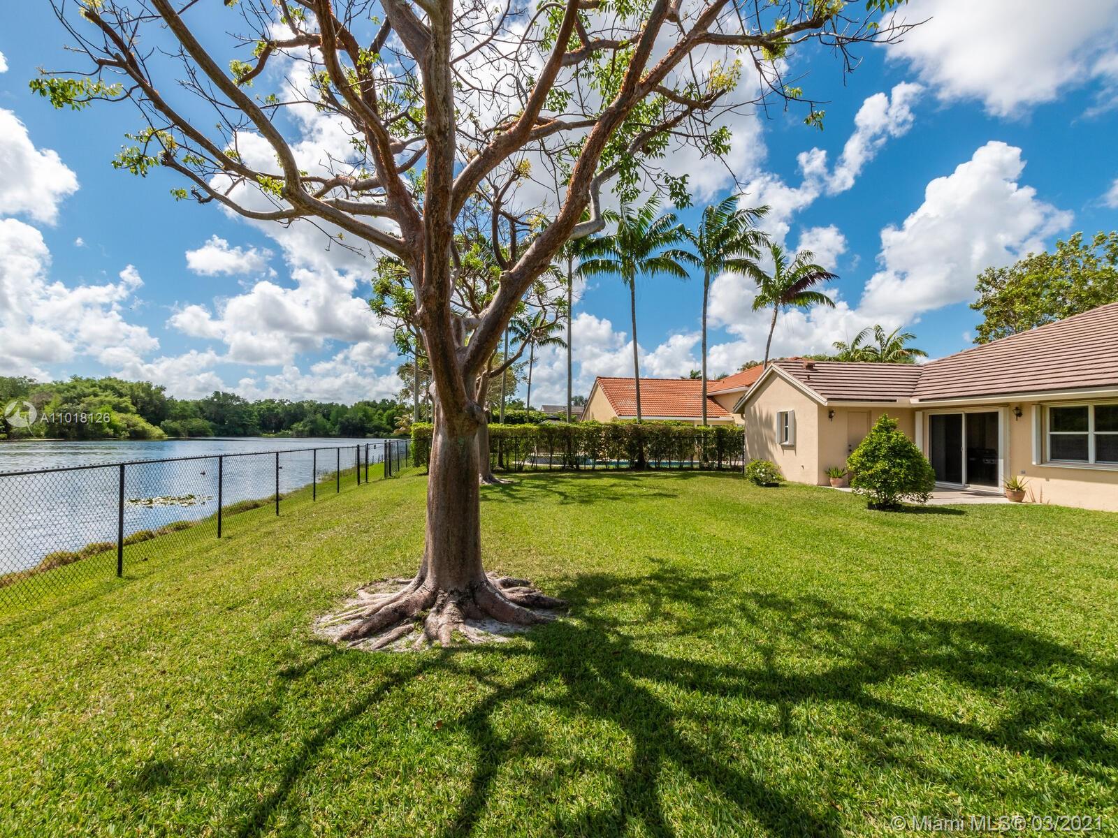 3232 Ridge Trace Davie, FL 33328 - Photo 40 of 41 Gallery Image 40