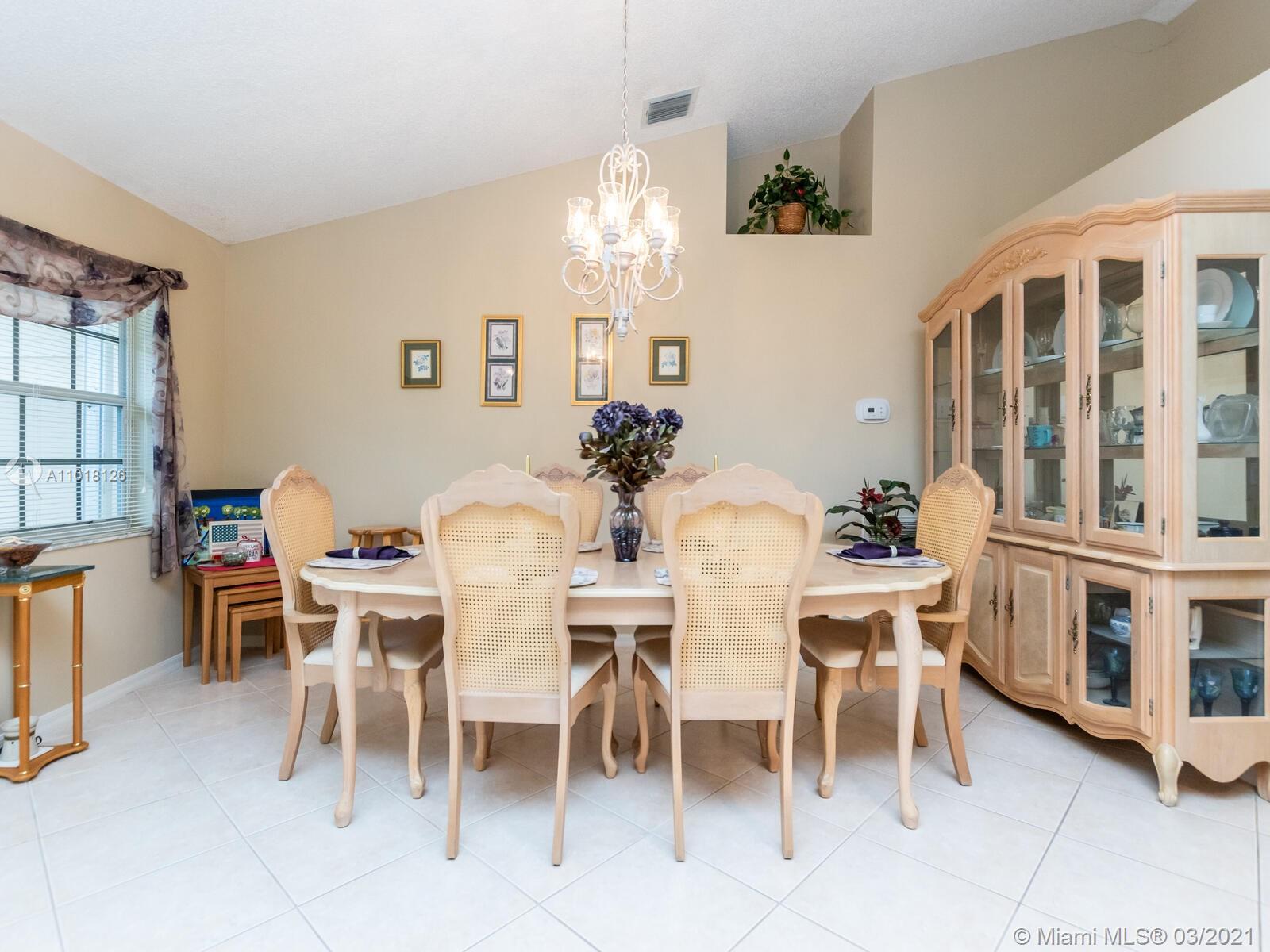 3232 Ridge Trace Davie, FL 33328 - Photo 10 of 41 Gallery Image 10