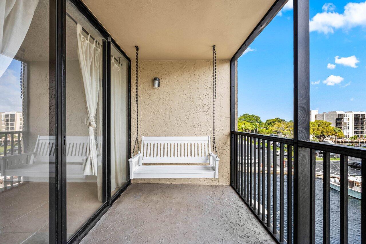 12 Royal Palm Way, Unit 405 Boca Raton, FL 33432 - Photo 2 of 29 022-12RoyalPalmWay-405-BocaRaton-FL-3343