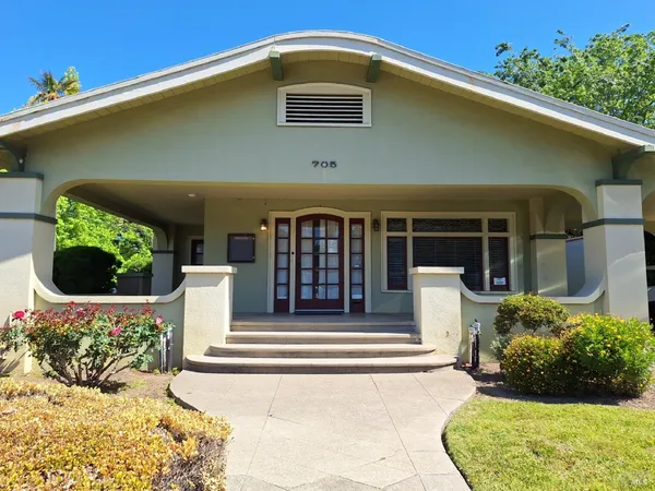 $699,000 | 705 College Avenue, Santa Rosa, CA 95404