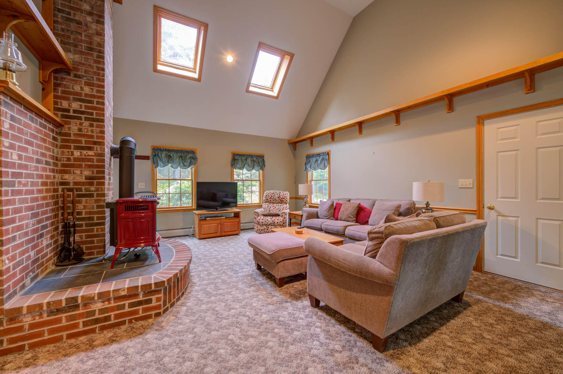 80 Ogunquit Road York, ME 03902 - Photo 4 of 45 pic-5