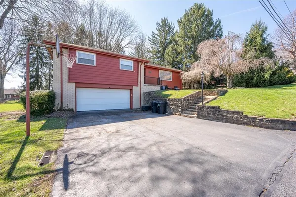 $389,900 | 1211 Trent Drive, Latrobe, PA 15650