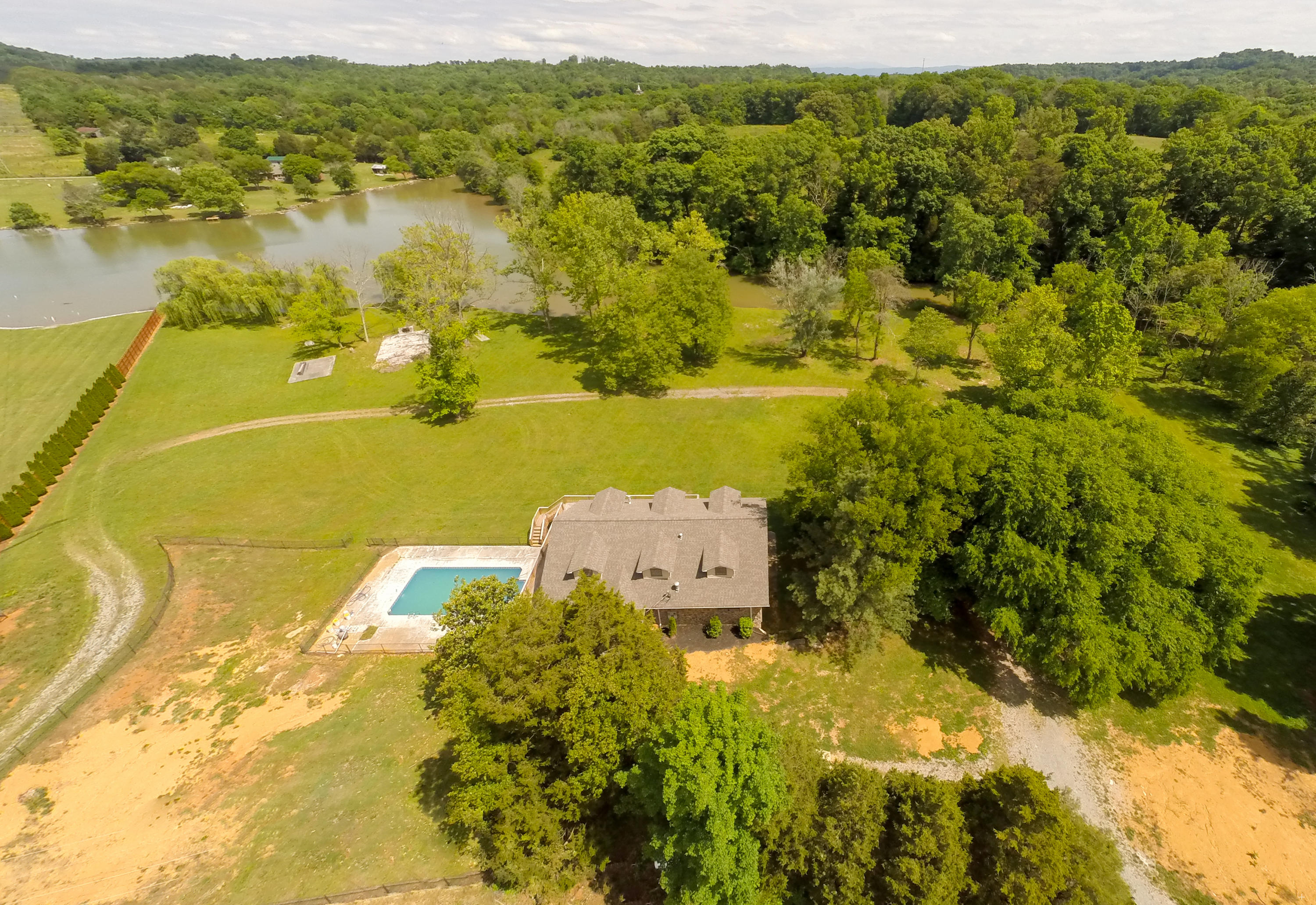 160 Disco Loop Road Friendsville, TN 37737 - Photo 3 of 40 + Air (2)