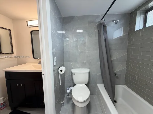 $1,450 | 6020 Northwest 64th Avenue, Unit 306, Tamarac, FL 33319