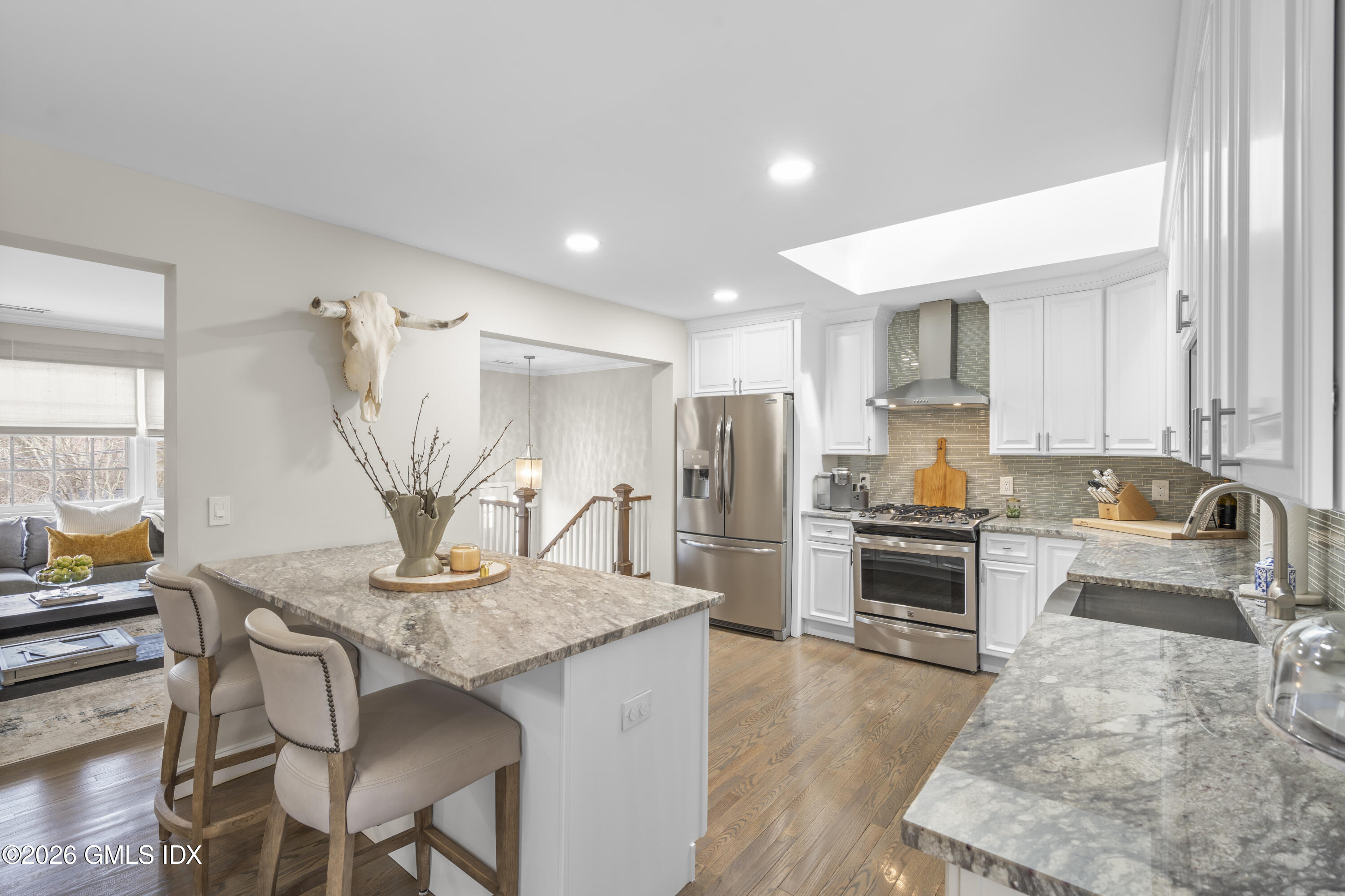 260 Weeping Willow Lane Fairfield, CT 06825 - Photo 7 of 37 DSC08618