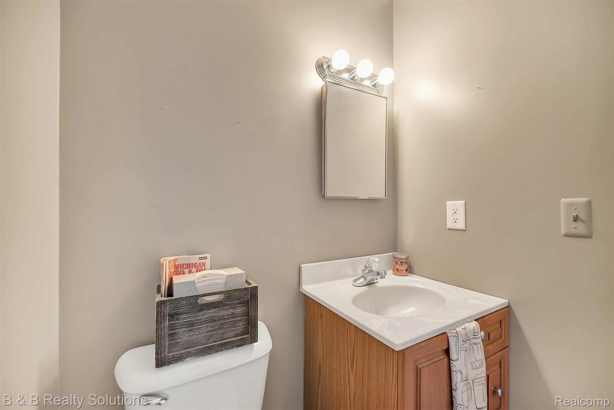 5220 North State Road Davison, MI 48423 - Photo 23 of 45 25-5220 N State Rd-WindowStill-Real.jpg