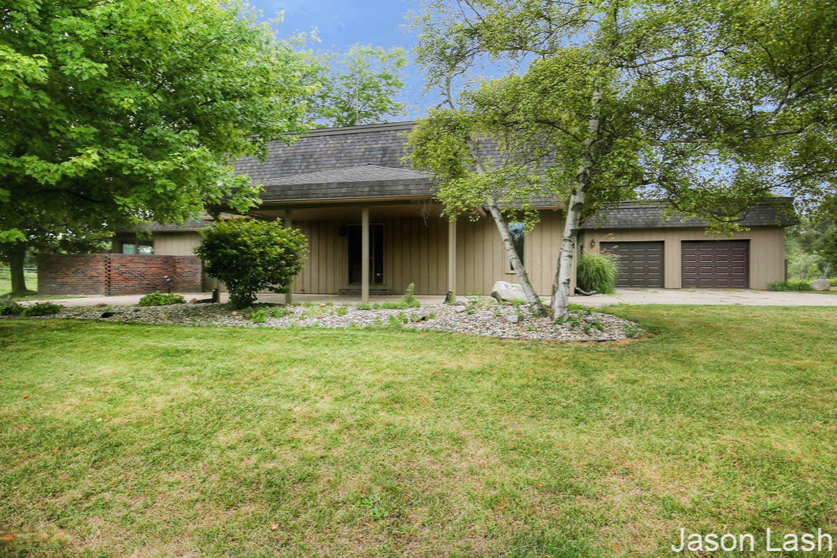 2448 Marquette Road Ionia, MI 48846 - Photo 2 of 40 IMG_6201