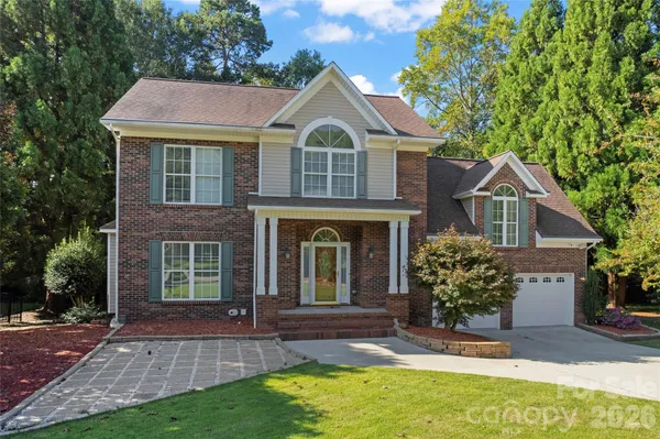 $450,000 | 220 35th Avenue Northeast, Hickory, NC 28601