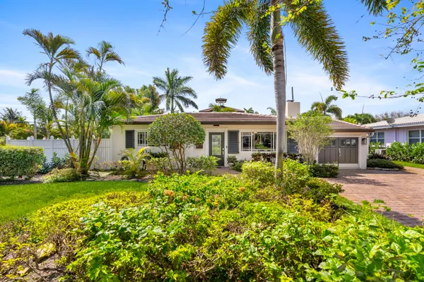 $1,749,000 | 124 Bonnie Briar Lane, Delray Beach, FL 33444