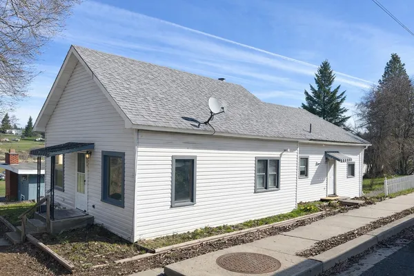 $169,900 | 204 Howard Street, Tekoa, WA 99033