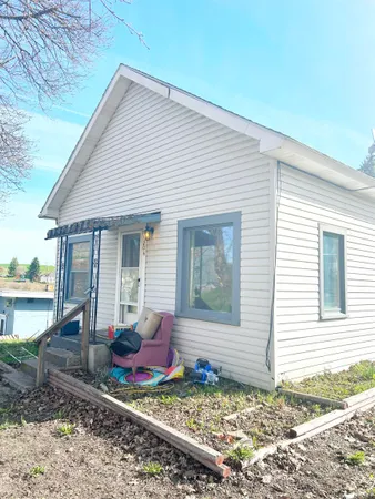 $179,900 | 204 Howard Street, Tekoa, WA 99033