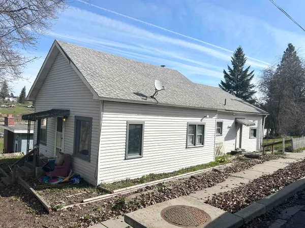 $179,900 | 204 Howard Street, Tekoa, WA 99033