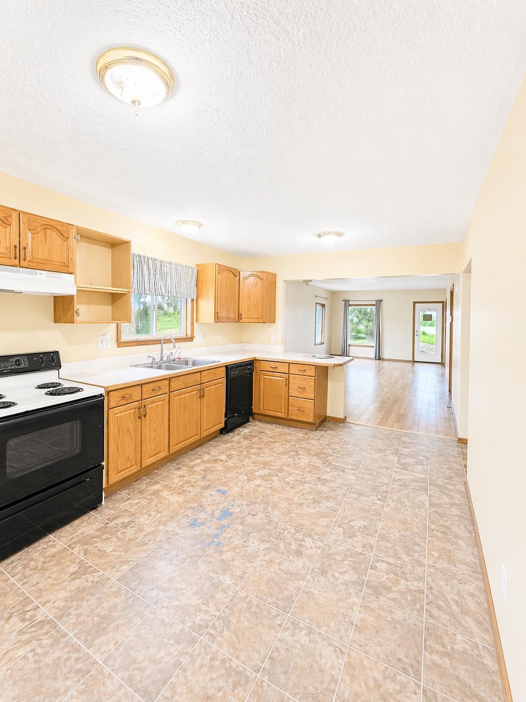 204 Howard Street Tekoa, WA 99033 - Photo 4 of 14